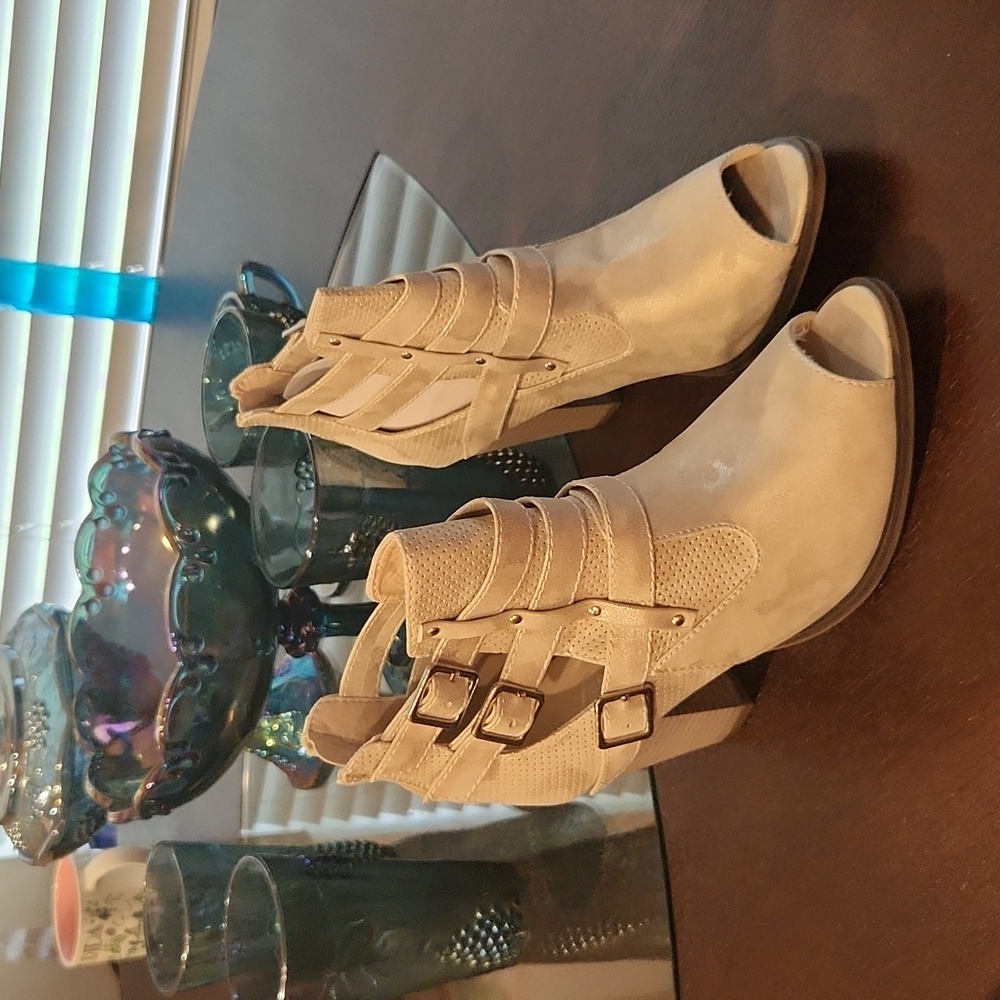 NWT Metallic booties